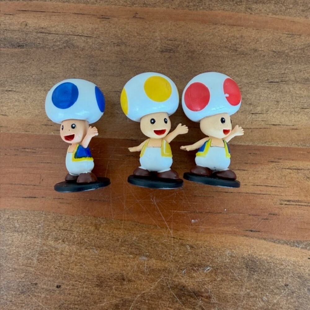 Nintendo Super Mario Figures 2007 - Toad Red, Blue and Yellow